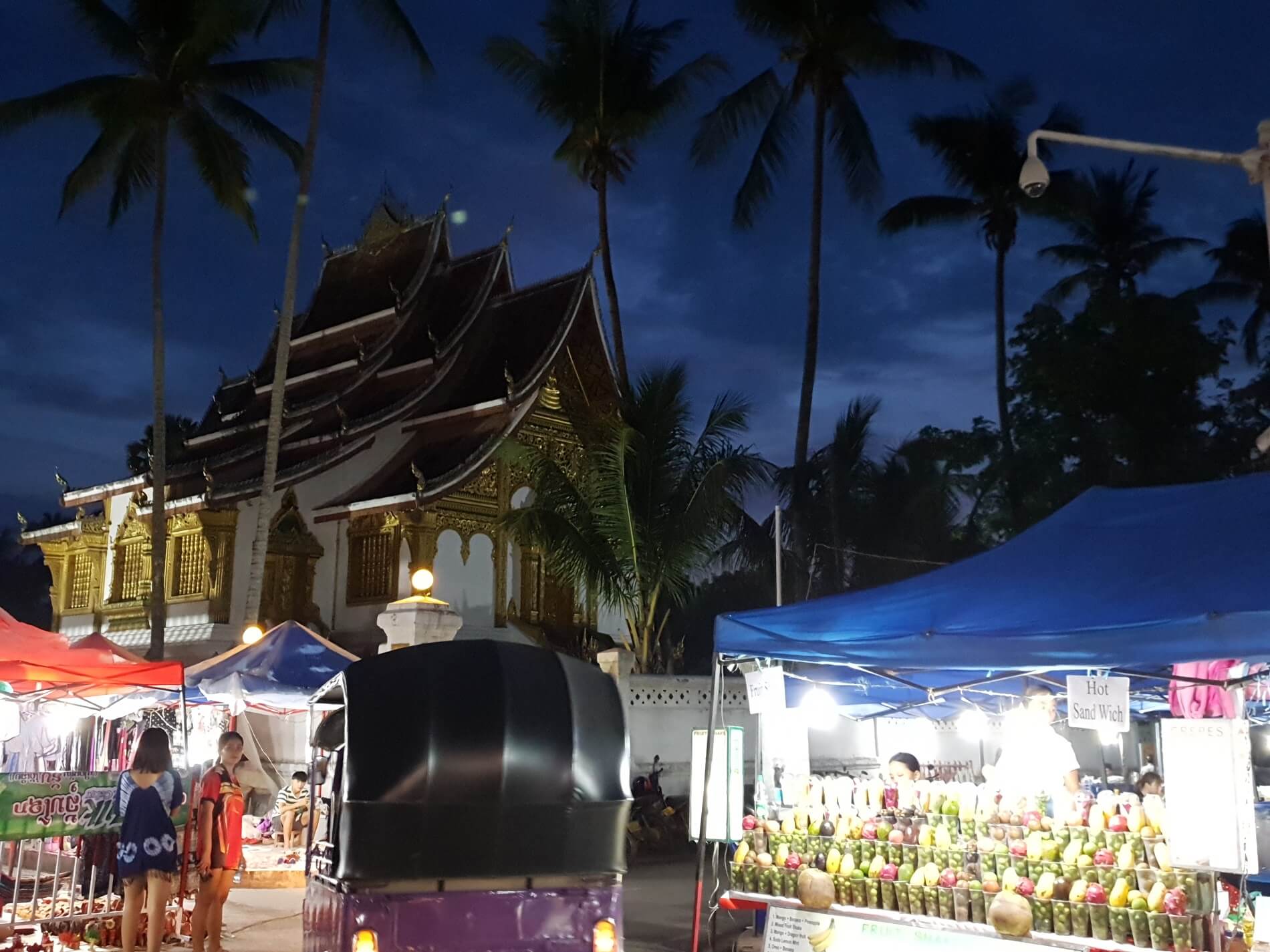Luang Prabang bij avond - rondreis Thailand & Laos - Puur Azië