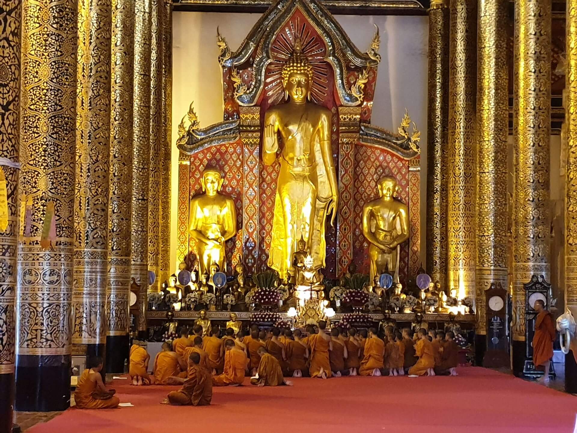Boeddhistische monniken Chiang Mai - rondreis Thailand & Laos - Puur Azië